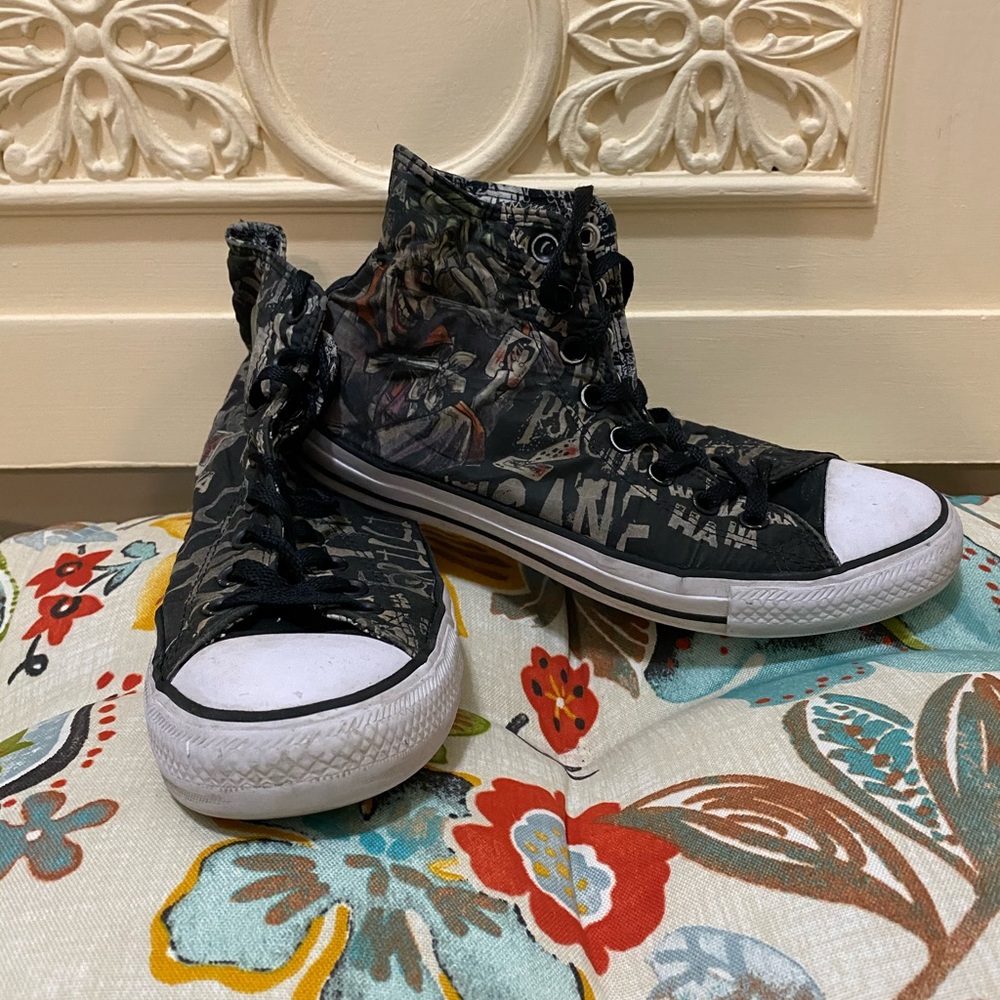 Joker Converse Chuck Taylor hightops sz 9.5